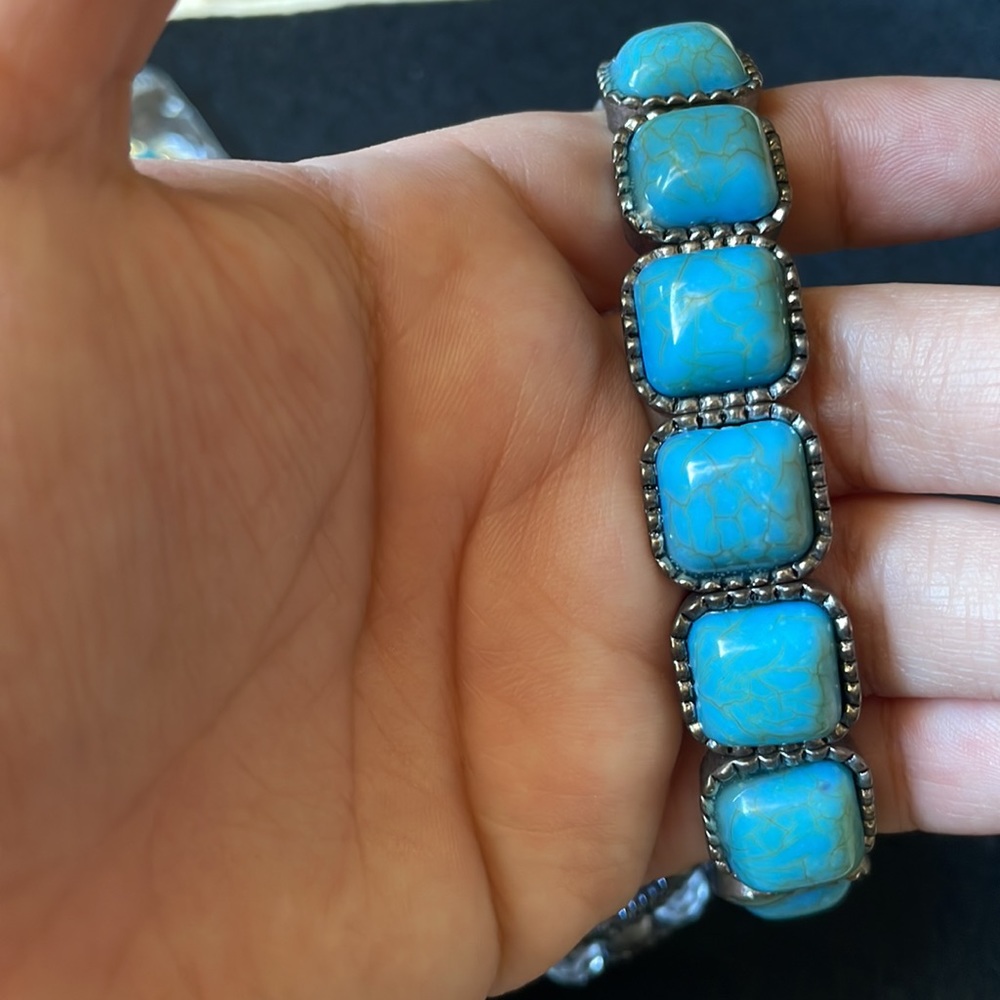 Bracelets - Picture 10 of 12